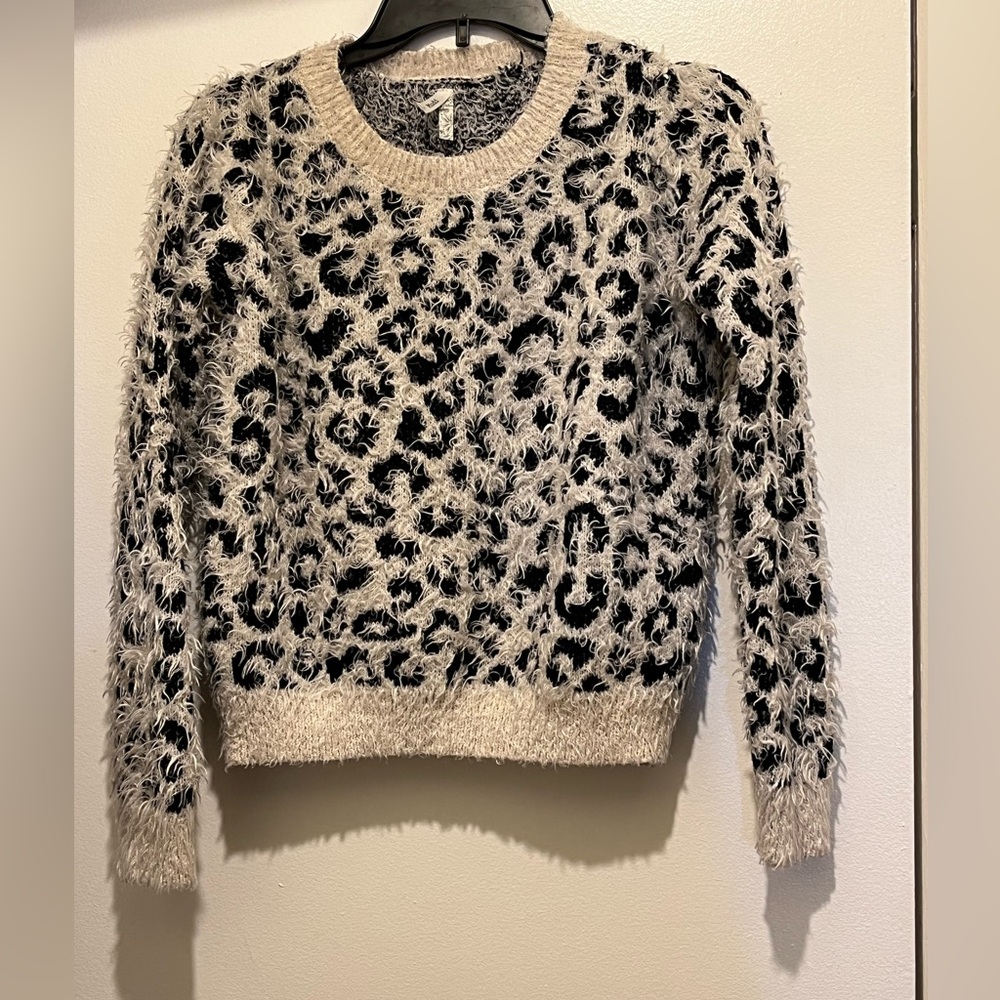 Vintage Mudd Leopard Print Fuzzy Sweater